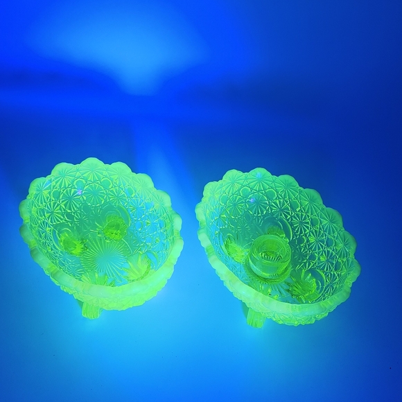 Vtg Topaz Vaseline Glass Daisy And Button Trinket Dish And Candle Holder c.1930s - Picture 8 of 8